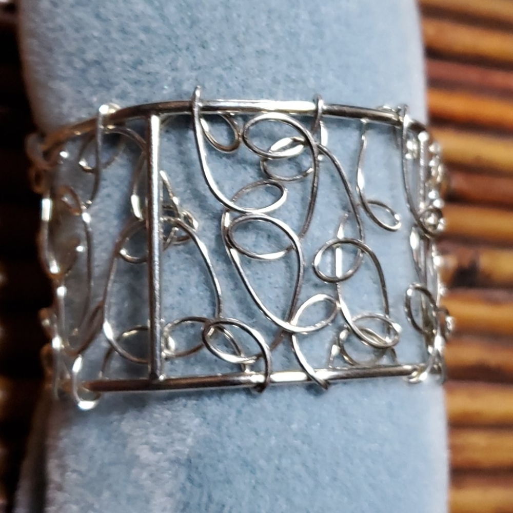 Silver wire bracelet